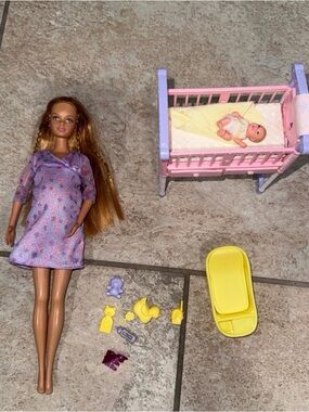 Barbie Happy Family Pregnant Midge Doll